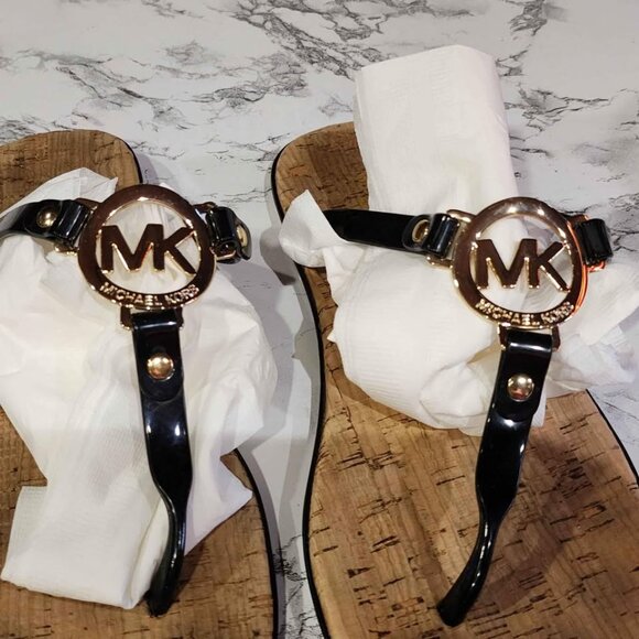 Mint Condition Ladies size 7 Michael Kors Sandals - Picture 3 of 4